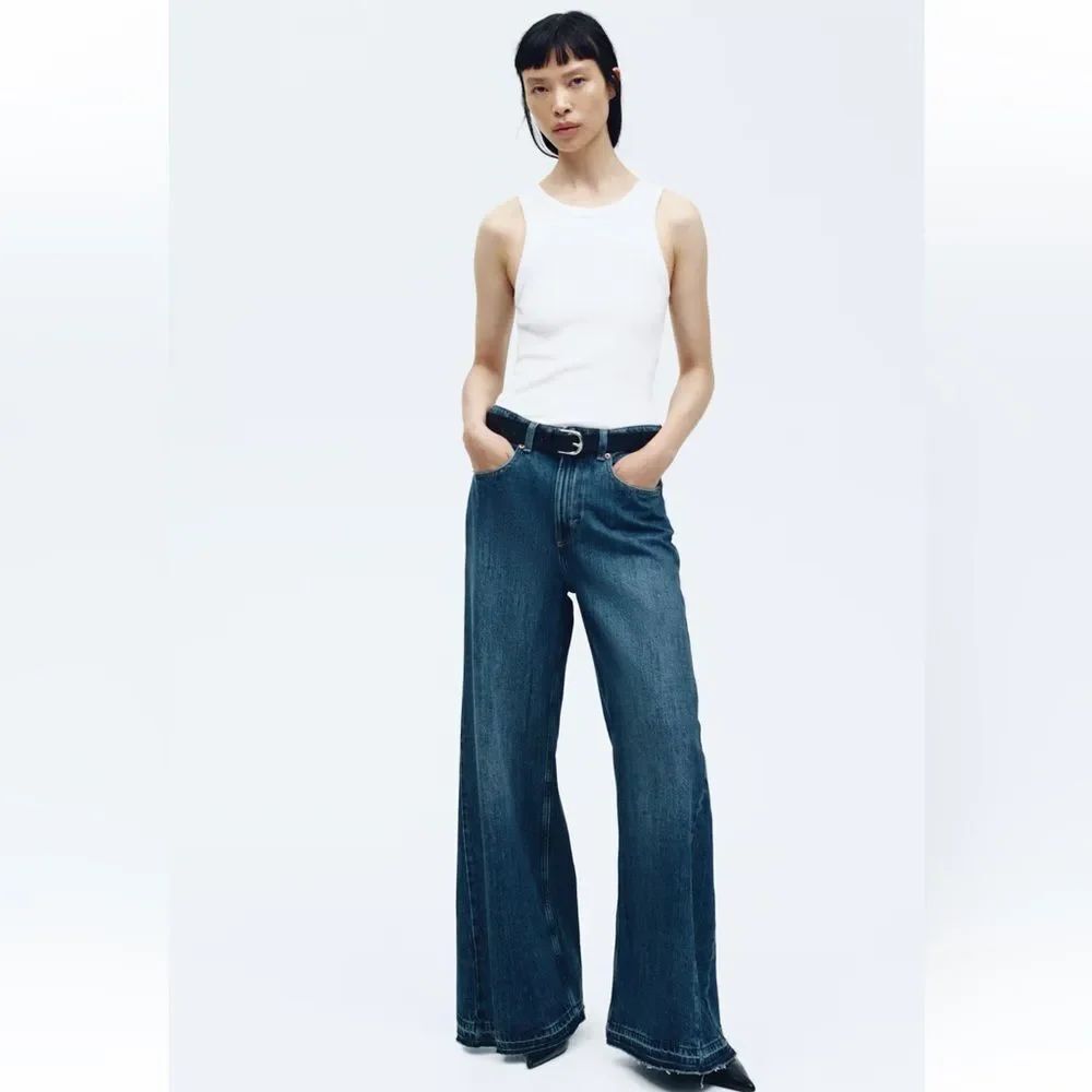 H&M Wide Leg Frayed Jeans sz. 6